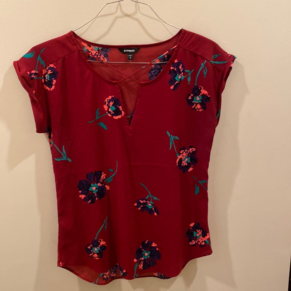 Express T-Shirt Women’s Floral